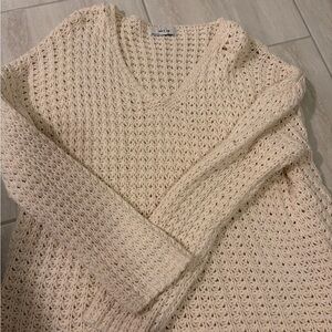 Sadie & Sage Cream V-Neck Sweater Size L